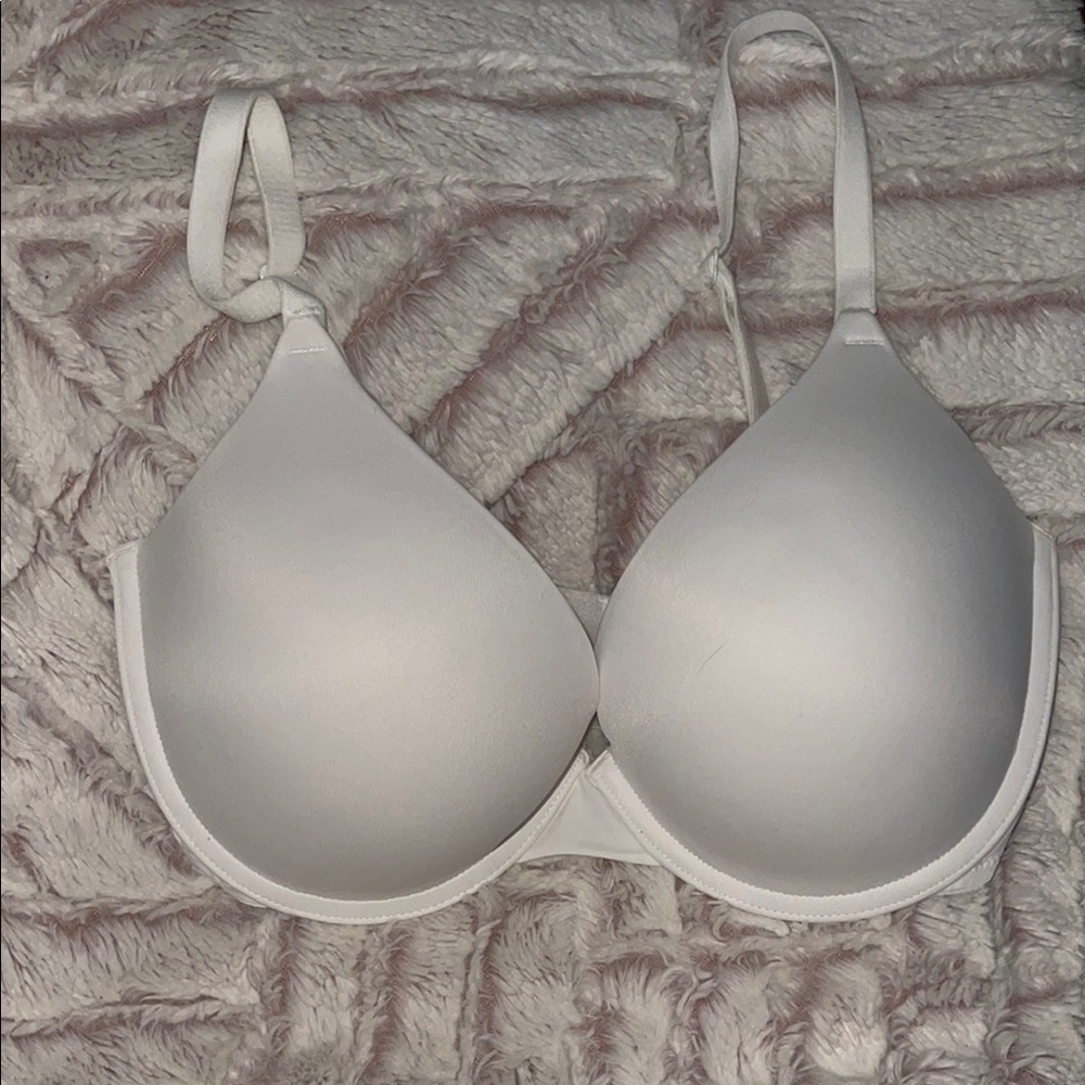 Victoria Secret wear everywhere bra White 32DDD